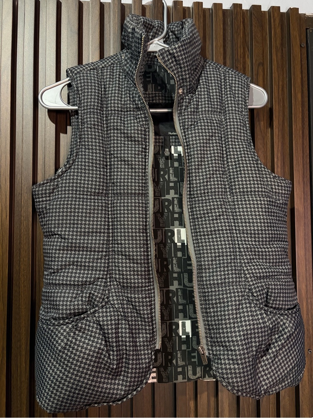 Hurley Black & Gray Houndstooth Quilted Puffer Vest